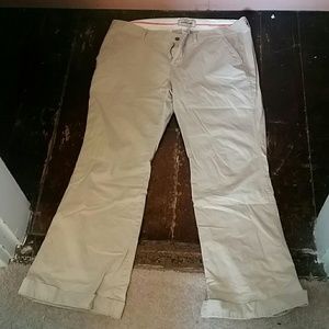 16L Old Navy Favorite Khakis Perfect Superflare